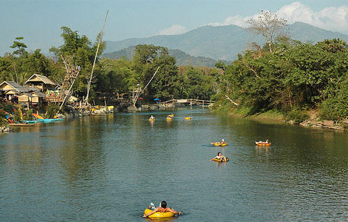vang-vieng-tubing